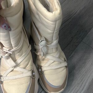 Sorel Cream Quilted Lace-Up Winter Boots